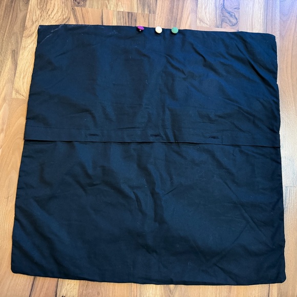 SUSAN SARGENT APPLIQUÉ PILLOW COVERS. TWO 20x20” COVERS - Picture 3 of 10